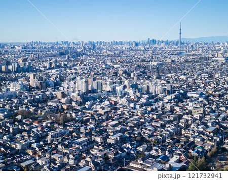 空撮 江戸川上空から都心方向を望む 松戸市 空撮 江戸川上空から都心方向を望む 松戸市 121732941