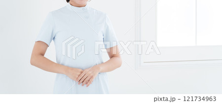 笑顔の女性看護師 笑顔の女性看護師 121734963