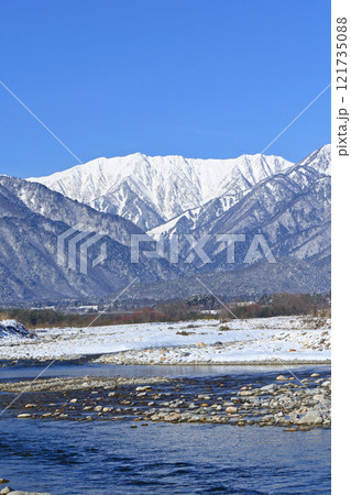 信濃大町山岳展望　冬の北アルプス後立山連峰 121735088