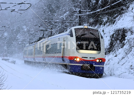 【JR東日本】雪の中のE653系1100番台 特急「しらゆき」(信越本線:長鳥〜塚山) 【JR東日本】雪の中のE653系1100番台 特急「しらゆき」(信越本線:長鳥〜塚山) 121735219