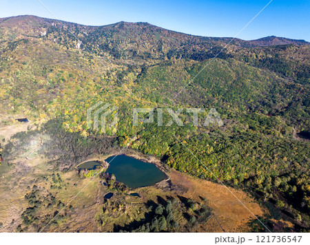 八幡平の赤沼と御在所沼(岩手県八幡平市) 八幡平の赤沼と御在所沼(岩手県八幡平市) 121736547