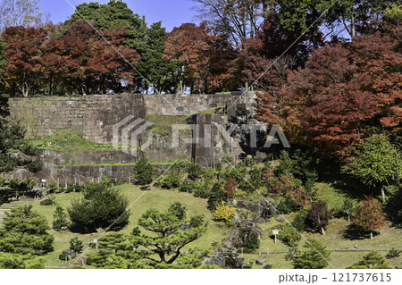 金沢城玉泉院丸庭園の紅葉 金沢城玉泉院丸庭園の紅葉 121737615