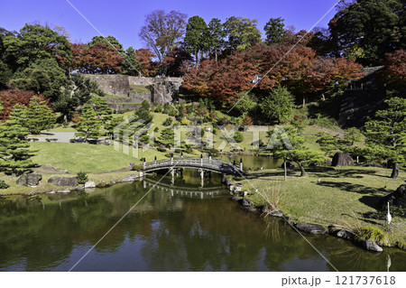 金沢城玉泉院丸庭園の紅葉 金沢城玉泉院丸庭園の紅葉 121737618
