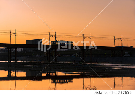 朝日と阪堺電車 朝日と阪堺電車 121737659