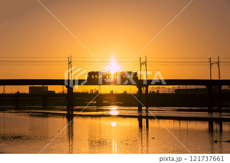 朝日と阪堺電車 121737661