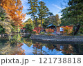 武蔵国一宮氷川神社神池の紅葉 121738818