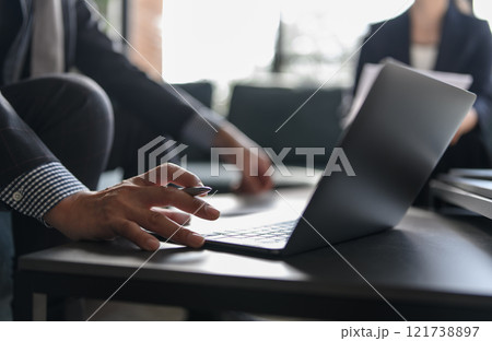 ビジネスのポートレート 121738897