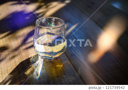 ガラスコップ 121739542