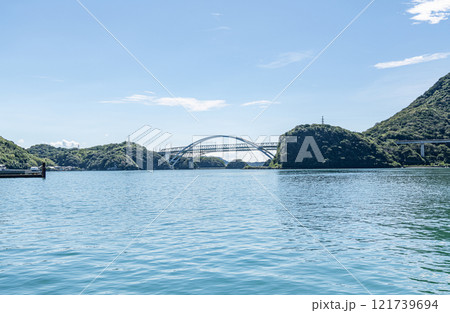 熊本県宇城市　三角西港から見る周辺の島々の風景 121739694