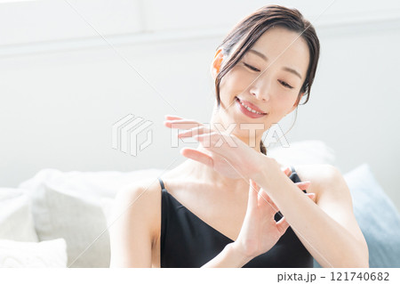 若い女性 ビューティーイメージ 若い女性 ビューティーイメージ 121740682