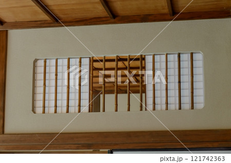 欄間障子、欄間、日本家屋 121742363