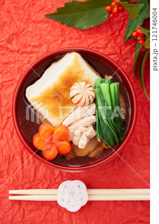 角餅の入った関東風お雑煮 121746004