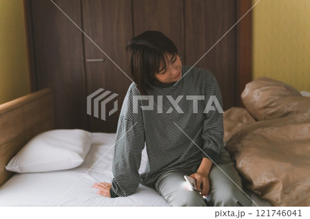 起床時、体がだるい 起床時、体がだるい 121746041