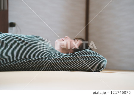 ごろ寝 ごろ寝 121746076