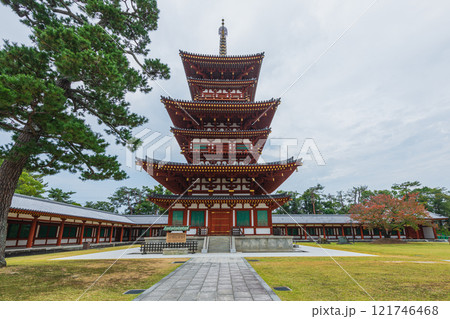 UNESCO世界文化遺産、奈良薬師寺を巡る 121746468