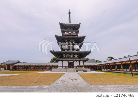 UNESCO世界文化遺産、奈良薬師寺を巡る UNESCO世界文化遺産、奈良薬師寺を巡る 121746469