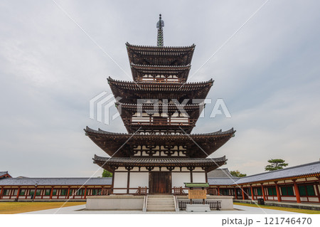 UNESCO世界文化遺産、奈良薬師寺を巡る UNESCO世界文化遺産、奈良薬師寺を巡る 121746470