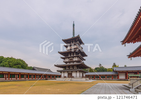 UNESCO世界文化遺産、奈良薬師寺を巡る UNESCO世界文化遺産、奈良薬師寺を巡る 121746471