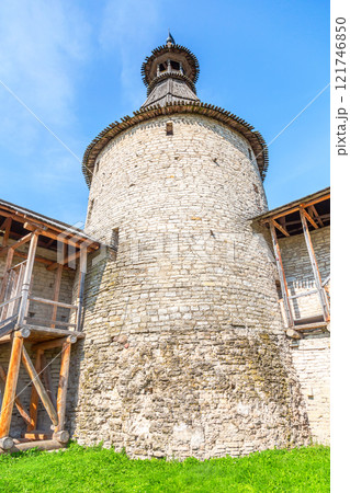 Kutekroma tower of the medieval Pskov kremlin in summer Kutekroma tower of the medieval Pskov kremlin in summer 121746850