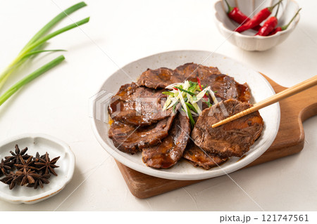 牛肉 ビーフ すね 121747561