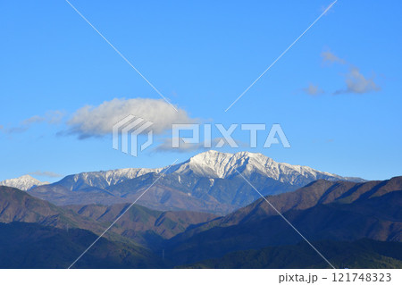 南アルプス雪化粧 121748323