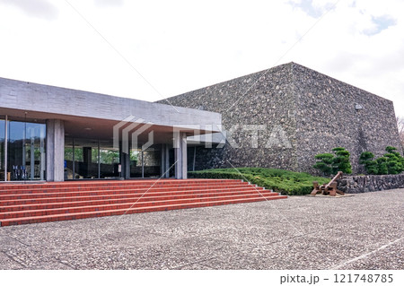 70年代の建造物で初の重要文化財に指定された瀬戸内海歴史民俗資料館(香川県高松市) 70年代の建造物で初の重要文化財に指定された瀬戸内海歴史民俗資料館(香川県高松市) 121748785