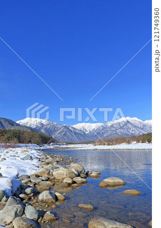 信濃大町山岳展望 冬の北アルプス後立山連峰 信濃大町山岳展望 冬の北アルプス後立山連峰 121749360