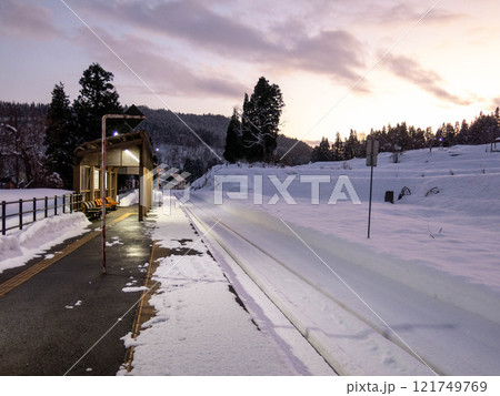 雪の秘境:上境駅 雪の秘境:上境駅 121749769
