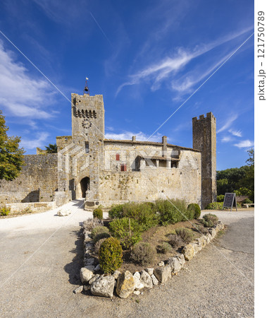 Larressingle on route to Santiago de Compostela, departement Gers, Occitanie, France 121750789