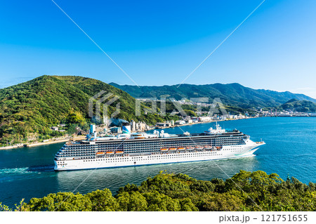 長崎港客船出港(Adora Mediterranea)神崎神社(金貸稲荷)【長崎市】 長崎港客船出港(Adora Mediterranea)神崎神社(金貸稲荷)【長崎市】 121751655