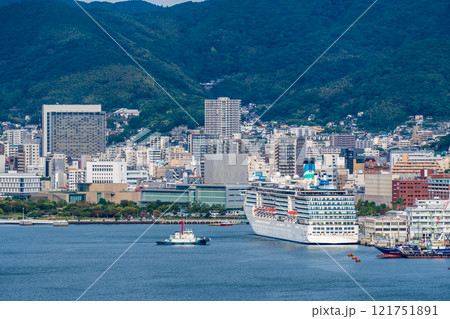 長崎港客船出港（Adora Mediterranea）女神大橋から【長崎市】 121751891