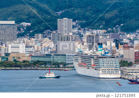 長崎港客船出港（Adora Mediterranea）女神大橋から【長崎市】 121751895