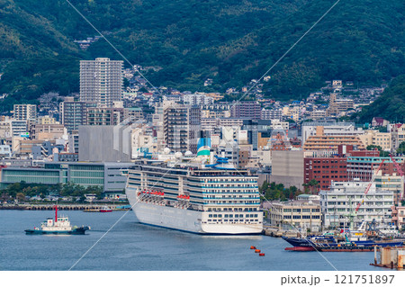 長崎港客船出港（Adora Mediterranea）女神大橋から【長崎市】 121751897