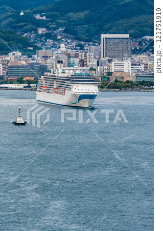 長崎港客船出港(Adora Mediterranea)女神大橋から【長崎市】 長崎港客船出港(Adora Mediterranea)女神大橋から【長崎市】 121751919