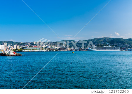 長崎港客船出港（Adora Mediterranea）対岸から【長崎市】 121752260