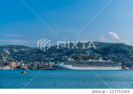 長崎港客船出港（Adora Mediterranea）対岸から【長崎市】 121752263