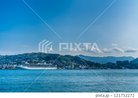長崎港客船出港(Adora Mediterranea)対岸から【長崎市】 長崎港客船出港(Adora Mediterranea)対岸から【長崎市】 121752272