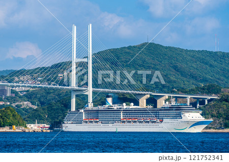 長崎港客船入港（Adora Mediterranea）女神大橋通過　神の島から【長崎市】 121752341