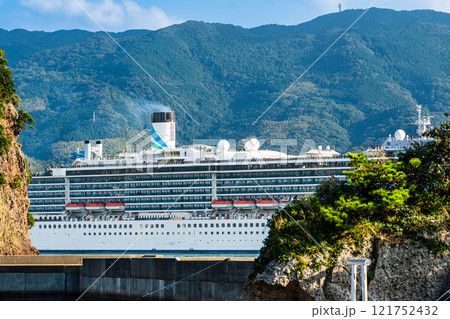 長崎港客船出港（Adora Mediterranea）神の島から【長崎市】 121752432