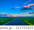 どこまでも続く一本道 121755425