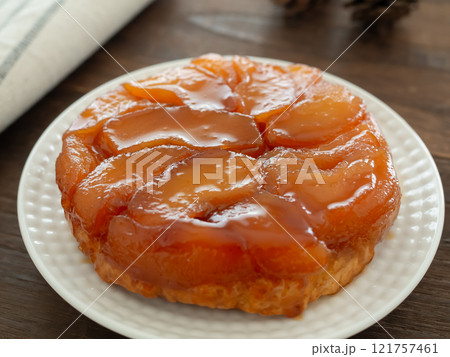 切り分けたタルトタタン 切り分けたタルトタタン 121757461