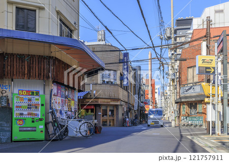 大阪難波　ウラなんばの飲食店街 (大阪府大阪市中央区) 121757911
