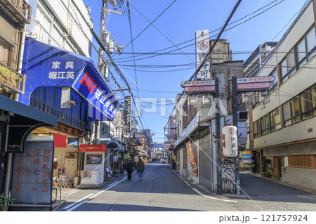 大阪難波　ウラなんばの飲食店街 (大阪府大阪市中央区) 121757924