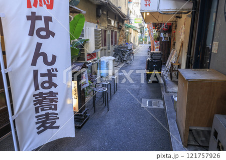 大阪難波　ウラなんばの飲食店街 (大阪府大阪市中央区) 121757926