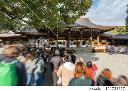 明治神宮の初詣 121758257