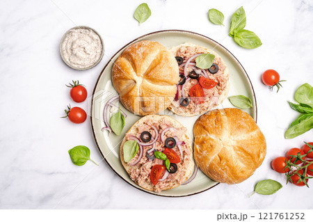 Open sandwiches with canned tuna Open sandwiches with canned tuna 121761252