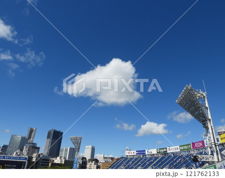 横浜スタジアムの空と雲 横浜スタジアムの空と雲 121762133