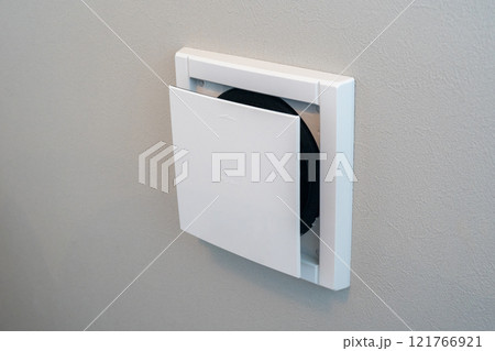 白い換気口 121766921