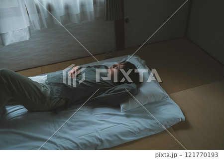 朝のおなかの不調 121770193