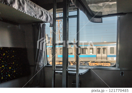 【北九州門司港　九州鉄道記念館の寝台車14系客車車内】 121770485